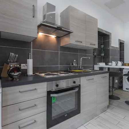 Grimaldi Apartment *